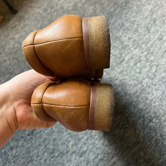 Bottega Veneta Pointed Toe Camel Loafers, size 6 - Picture 3 of 9